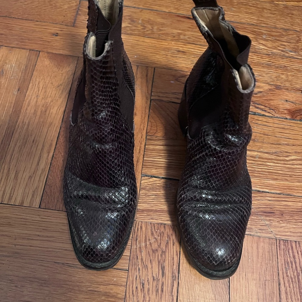 Men's Brown Textured Chelsea Boots